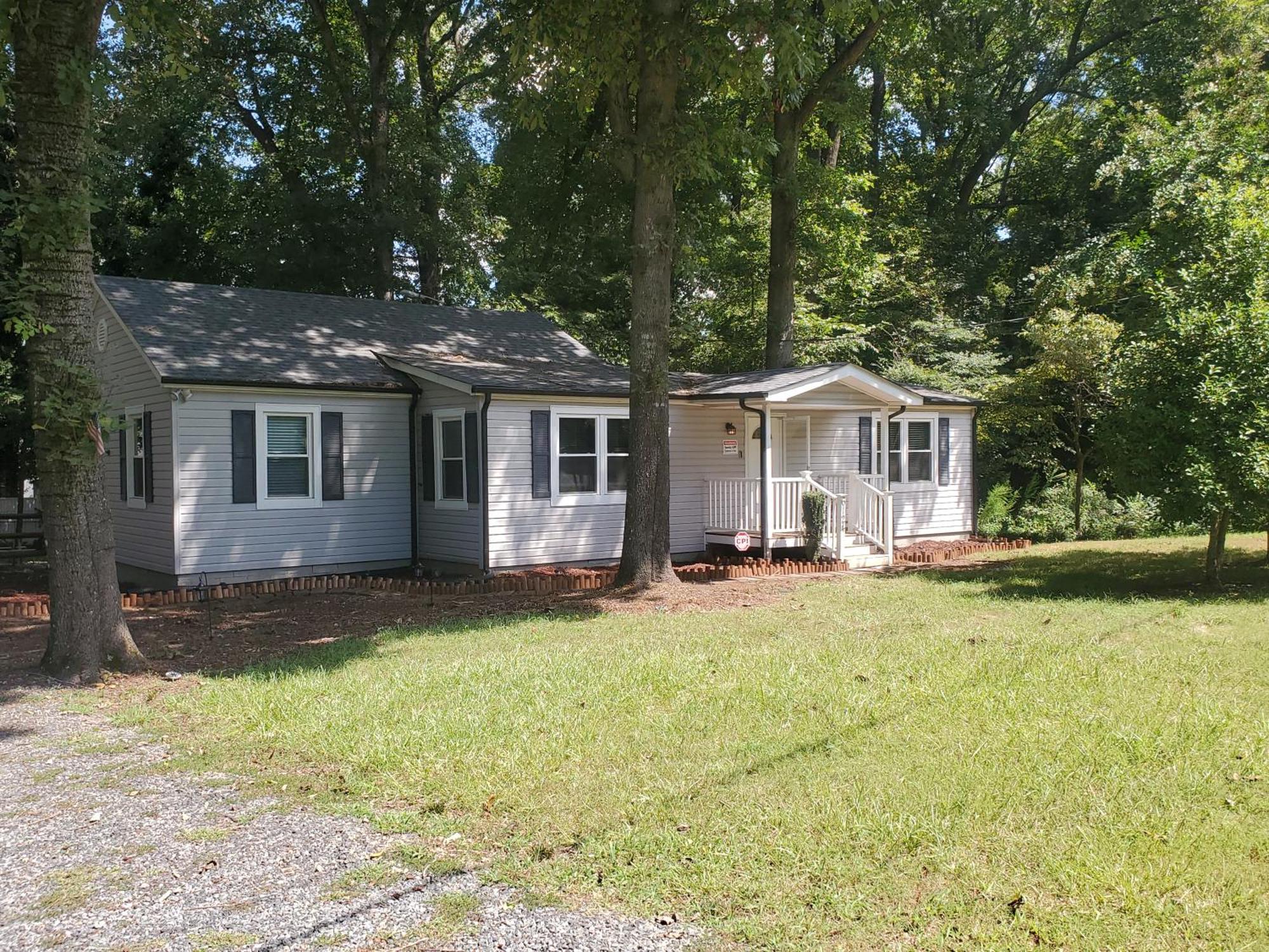 Private Single Level Standalone House Large Lot - 3 Bedrooms Charlotte Esterno foto